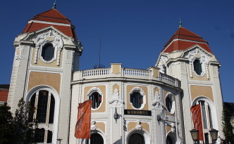 Das Kurhaus in Bad Neuenahr. Bildquelle: Reinhardhauke/wikimedia.org