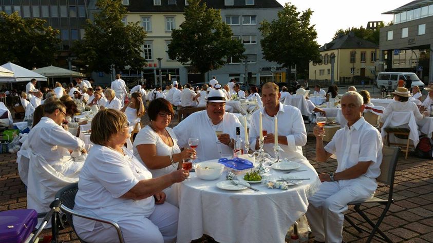 Erstes Weiße Dinner in Trier war ein voller Erfolg