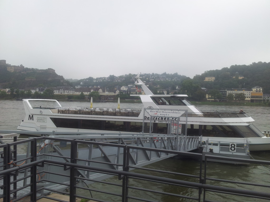 Personenschiff "Deutsches Eck" in Koblenz